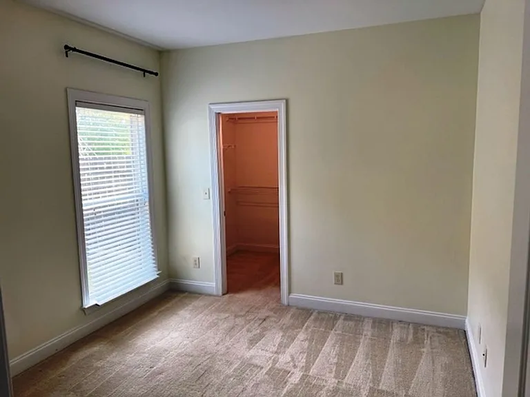 710 Valley St — Photo 18