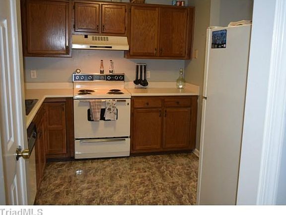 4th image of 808 Ashebrook Dr APT A