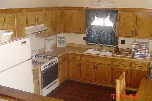 3rd image of 576 Villa Grove Ave