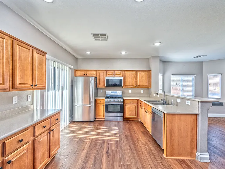 1593 Dark Wolf Ave — Photo 3