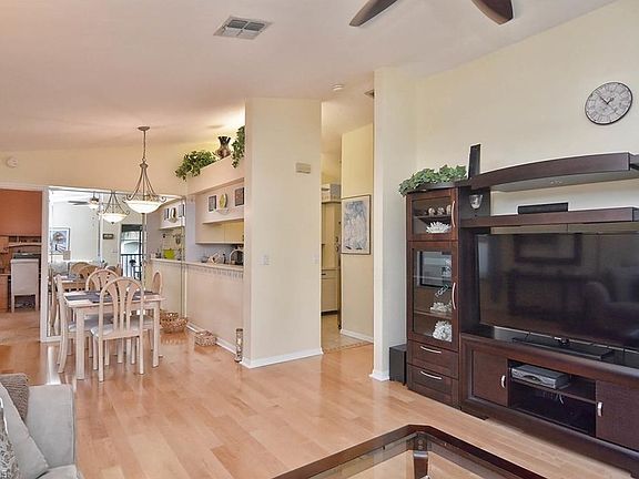 5th image of 13229 Whitehaven Ln APT 907