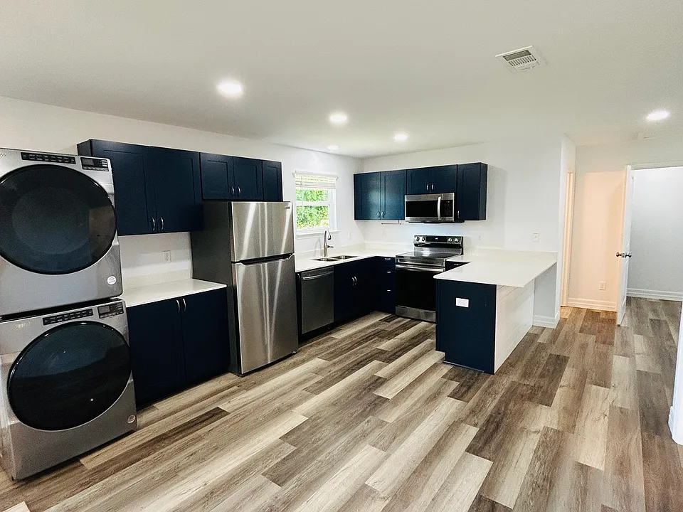 1005 W Pine St #1005