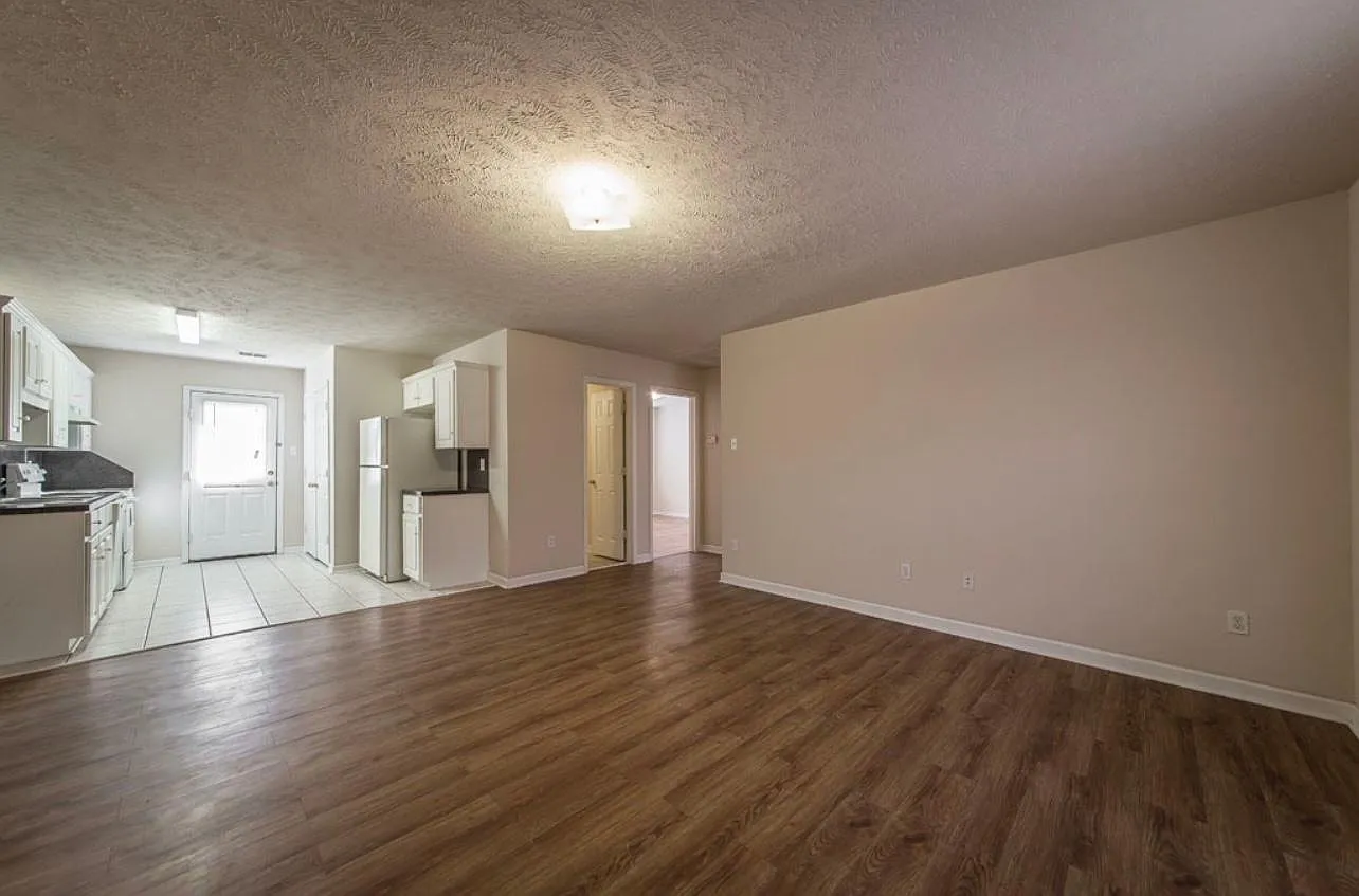 525 Morrison St — Photo 1