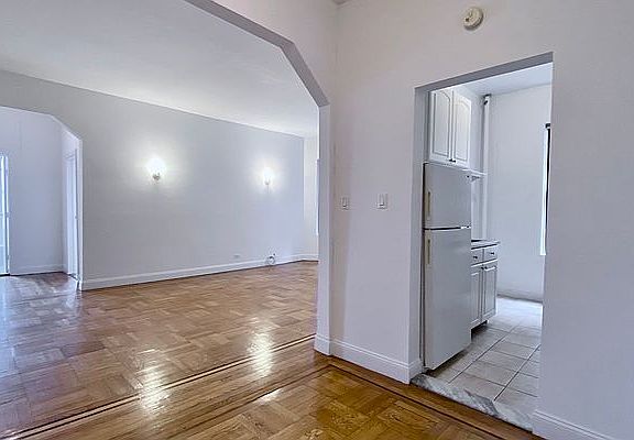 3rd image of 485 Central Park W APT 3e