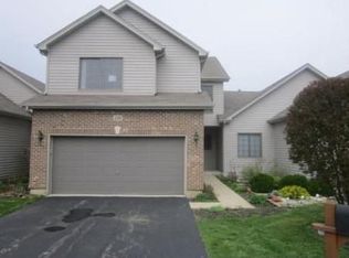 136 Fawn Ln, Elgin, IL 60120