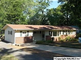 110 Kirby St, Scottsboro, AL 35768