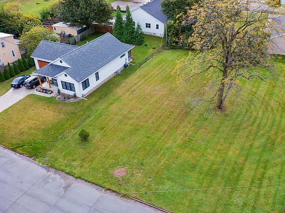3rd image of 618 Chambers St