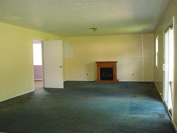 3rd image of 103 4th Ave