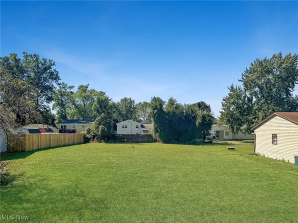 4248 Leavitt Rd, Lorain, OH 44053