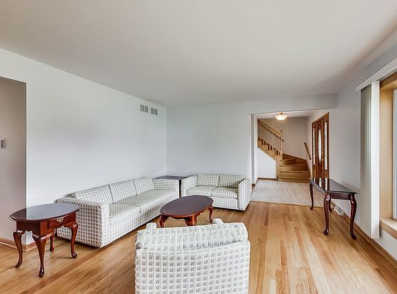4th image of 510 Claremont Dr