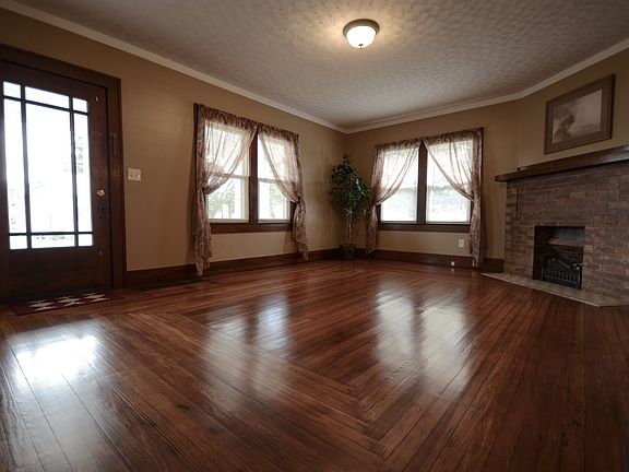 2nd image of 209 S Church St