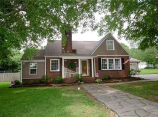 241 Mebane St, Eden, NC 27288