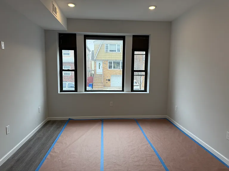 37 39th St #2 — Photo 10