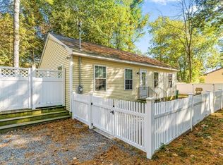 8 Riverside Dr, Fremont, NH 03044