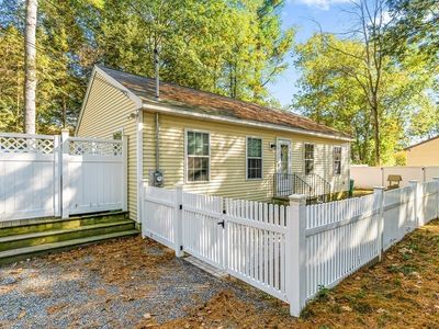 8 Riverside Dr, Fremont, NH, 03044