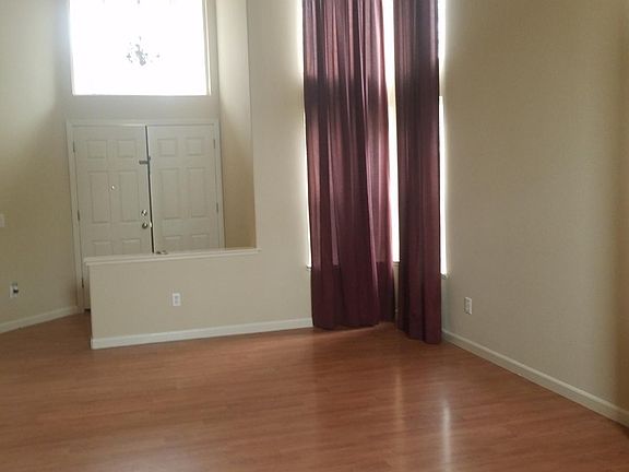 4th image of 421 De Bord Dr