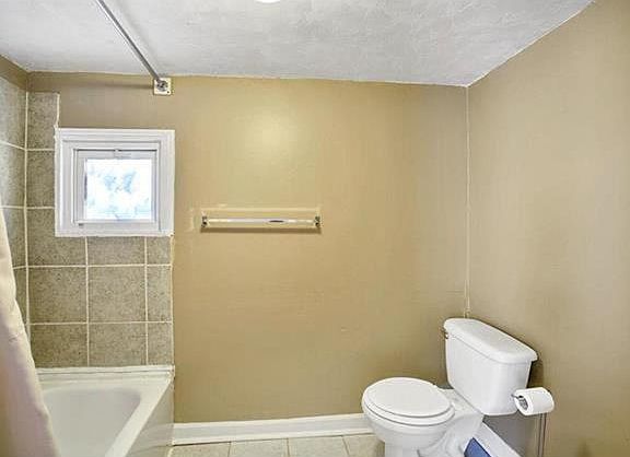 5th image of 5516 Dewey Ave