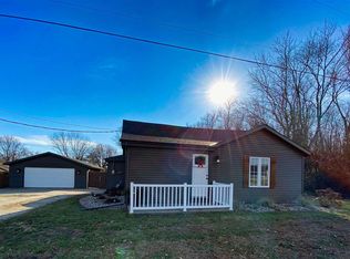 930 Hanna Dr, Pekin, IL 61554