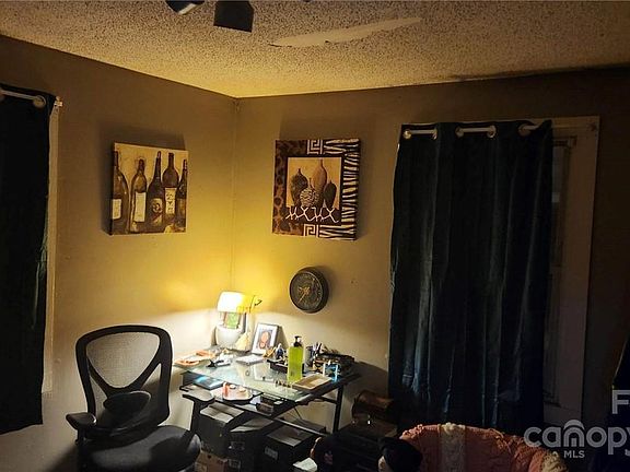 2nd image of 926 Bond Ave