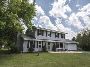 S38W27600 Windsong Rdg, Waukesha, WI 53189