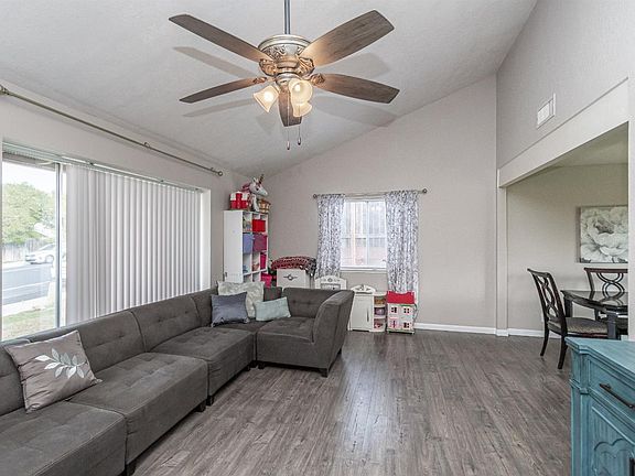4th image of 231 Flower Dr