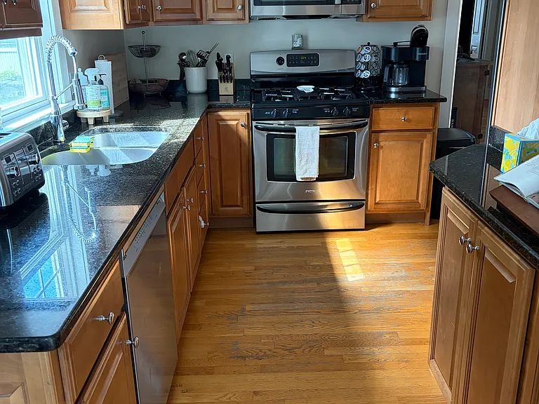 9 Cedar St — Photo 9