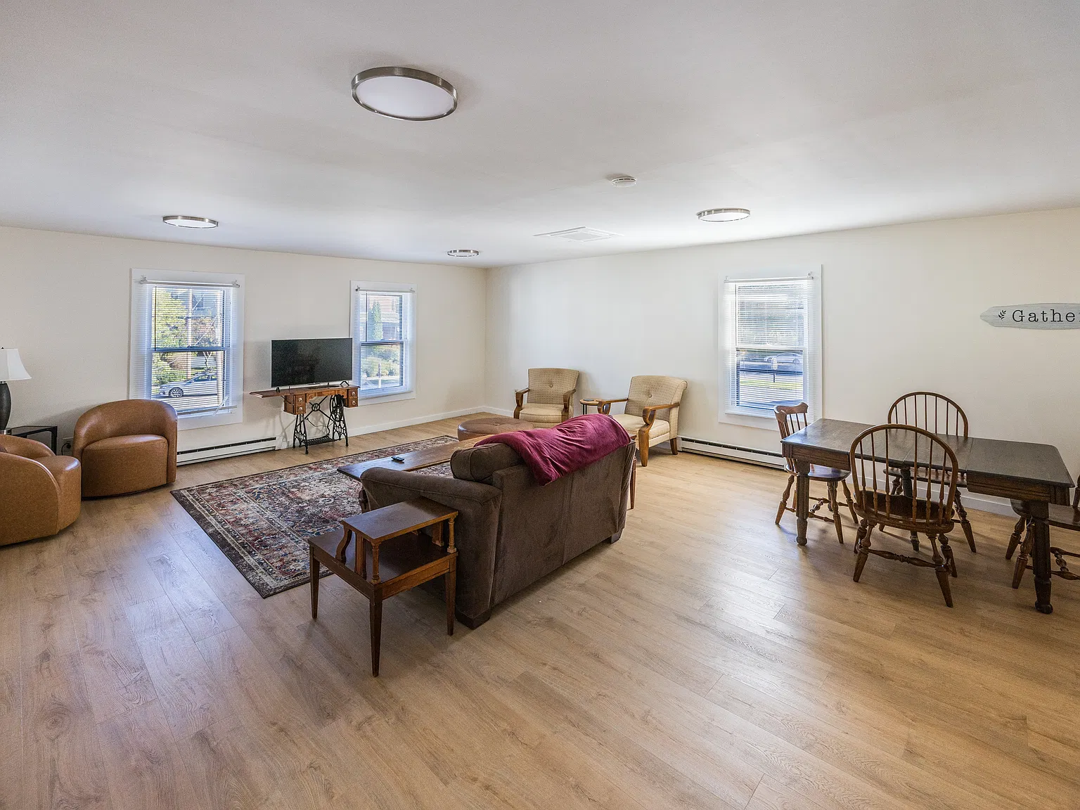 2 bed, 1000 sqft, $2,200 — Photo 4