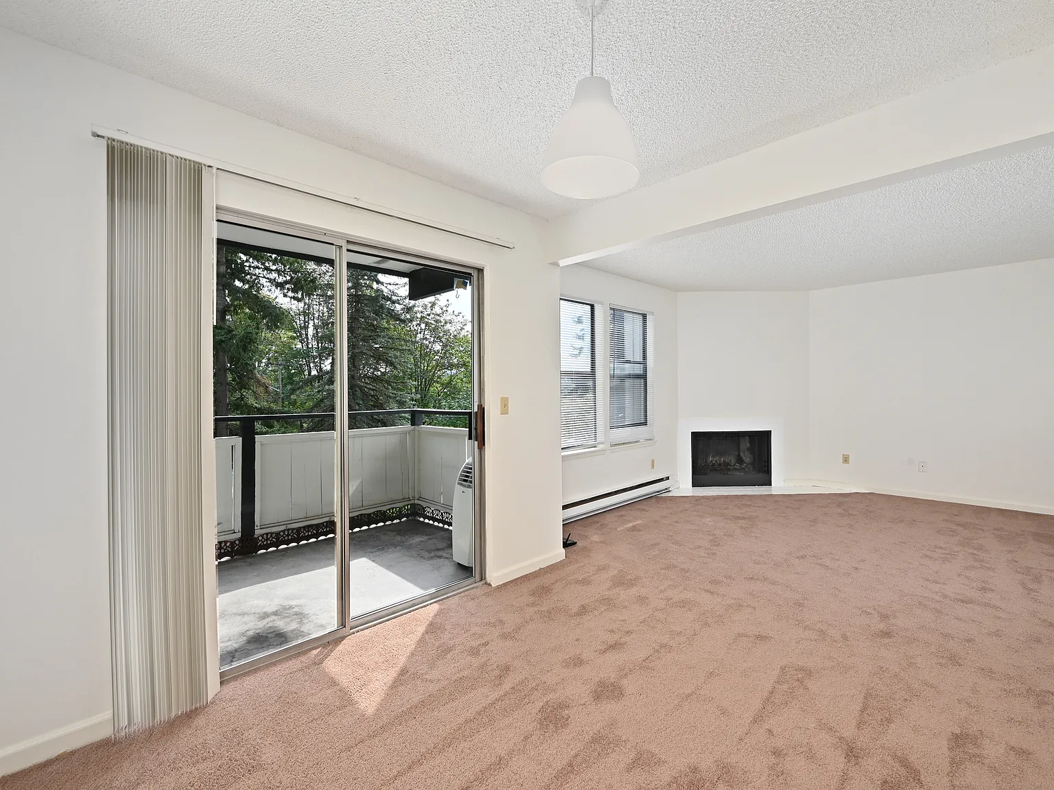 2 bed, 1150 sqft, $2,400 — Photo 4