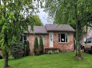 105 Oakwood Dr, Nicholasville, KY 40356