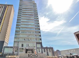 111 Champagne Ave S #209, Ottawa, ON K1S 5V3