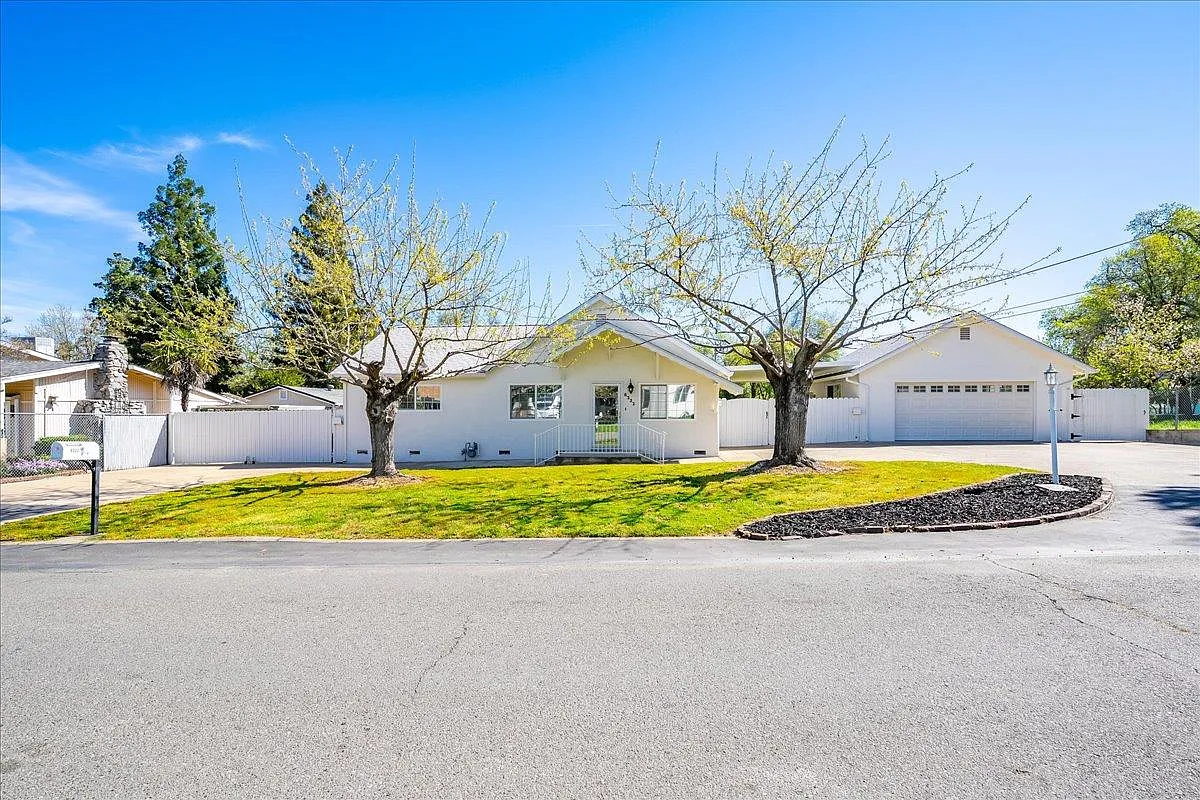 8332 Holly Dr photo 1