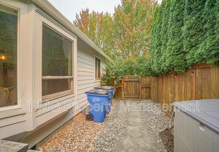 1204 NE 89th Ave — Photo 42