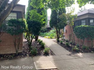 2300 NE Halsey St #8, Portland, OR 97232