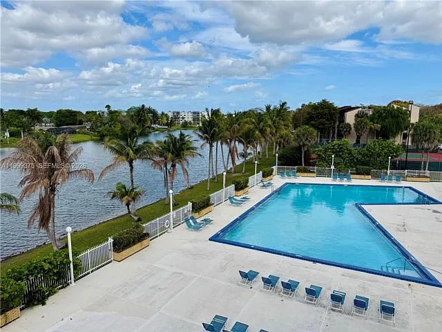 14415 N Kendall Dr #405G — Photo 9