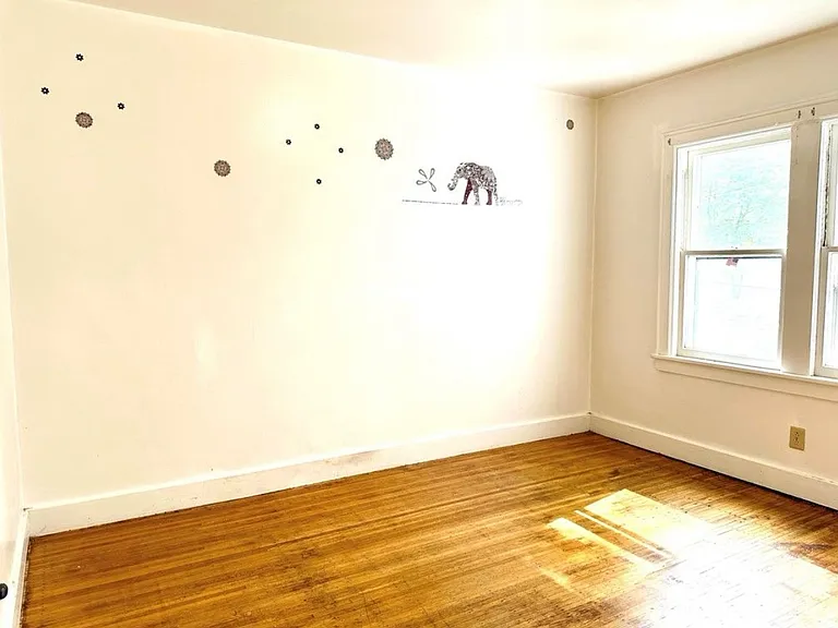 61 Jones Ave #4 — Photo 6