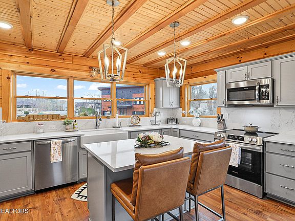 12th image of this home