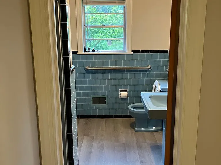 122 W Scanlon St — Photo 18