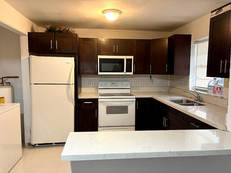 1st image of 2400 NW 21st St #3