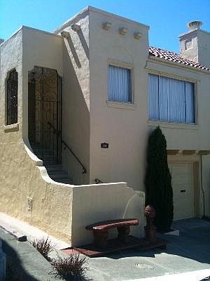 2nd image of 22 Dunsmuir St