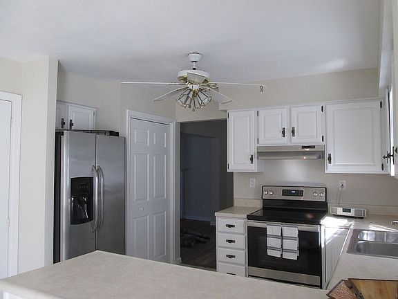 4th image of 2390 Kerwin Blvd