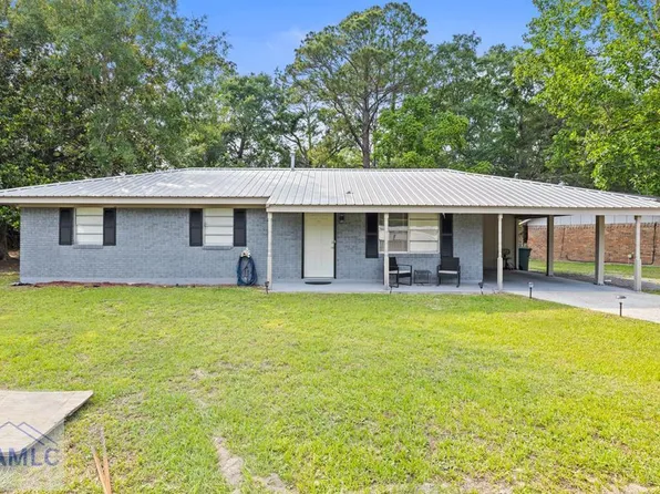 641 2nd St, Hinesville, GA 31313