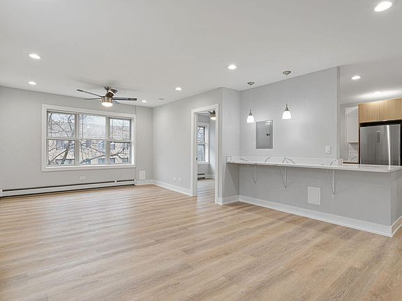 2nd image of 1303 W Estes Ave APT 3E