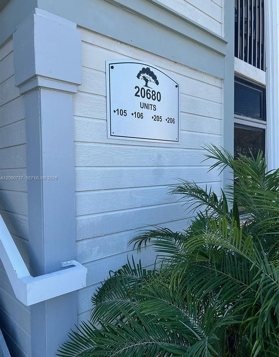 Carmel Lakes Condo No 4 — Photo 2