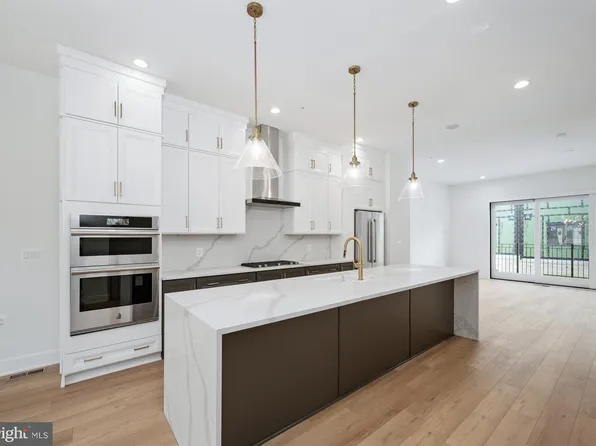 8612 Erdem Pl, Chevy Chase, MD 20815