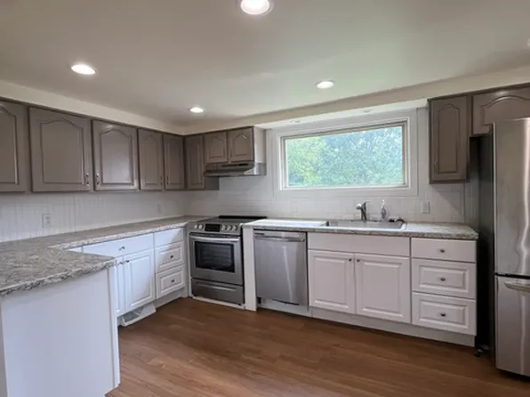 402 Jefferson Ave #B, Downingtown, PA 19335