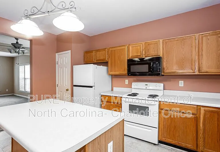 18040 Delmas Dr — Photo 6