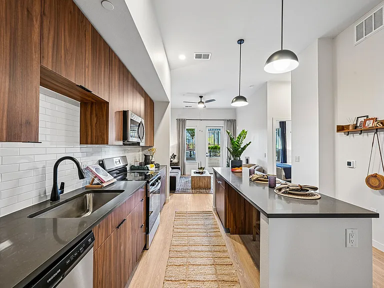 Ralston Commons — Photo 9