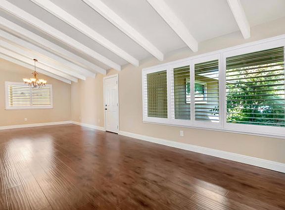 3rd image of 7029 Havenhurst Dr