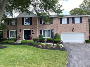 107 Four Seasons Rd E, Amherst, NY 14226