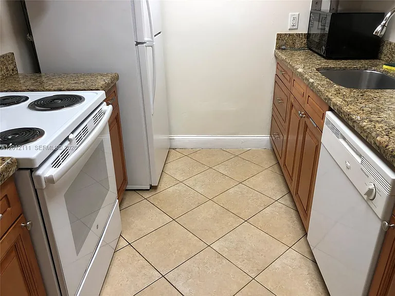 14301 N Kendall Dr #309B — Photo 7